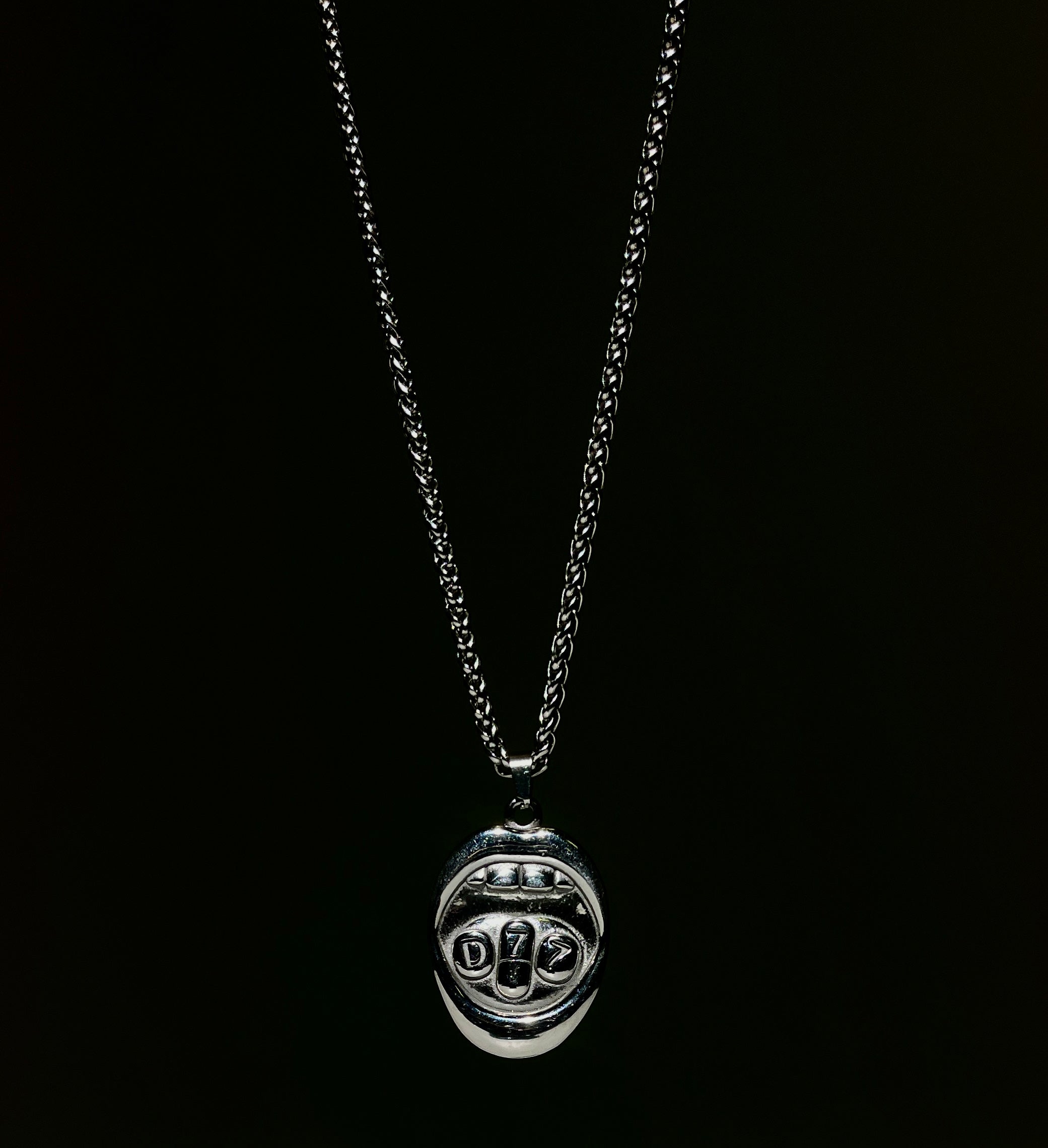 "77 Addict" Chain Vol.1